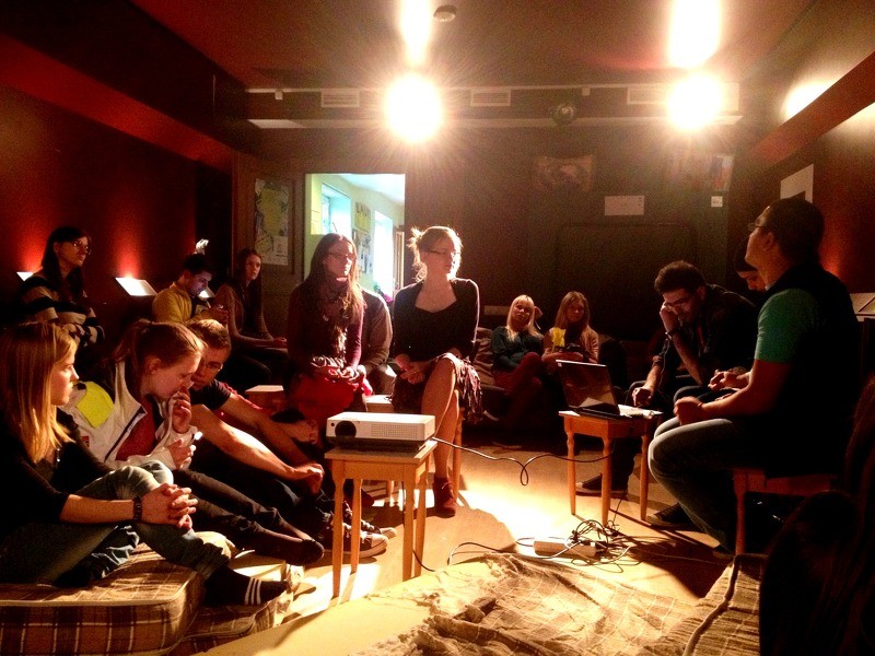 Jauniešu mājā viesojas jaunieši no Ēģiptes un Tunisijas