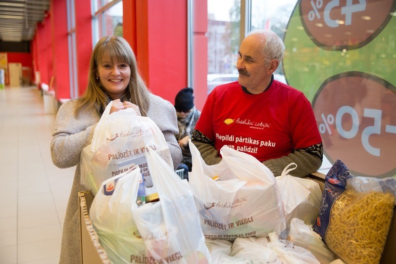 Pārtikas banka "Paēdušai Latvijai" aicina piepildīt labdarības pakas