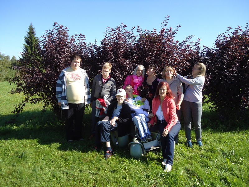 Invalīdu habilitācijas - dienas centra jaunieši gūst jaunus iespaidus Raunas novadā