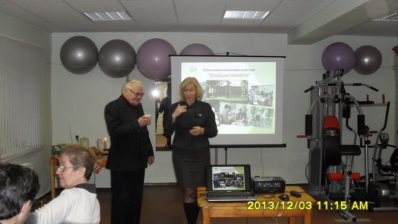 Cēsu novada ļaudis atzīmē Starptautisko Invalīdu dienu