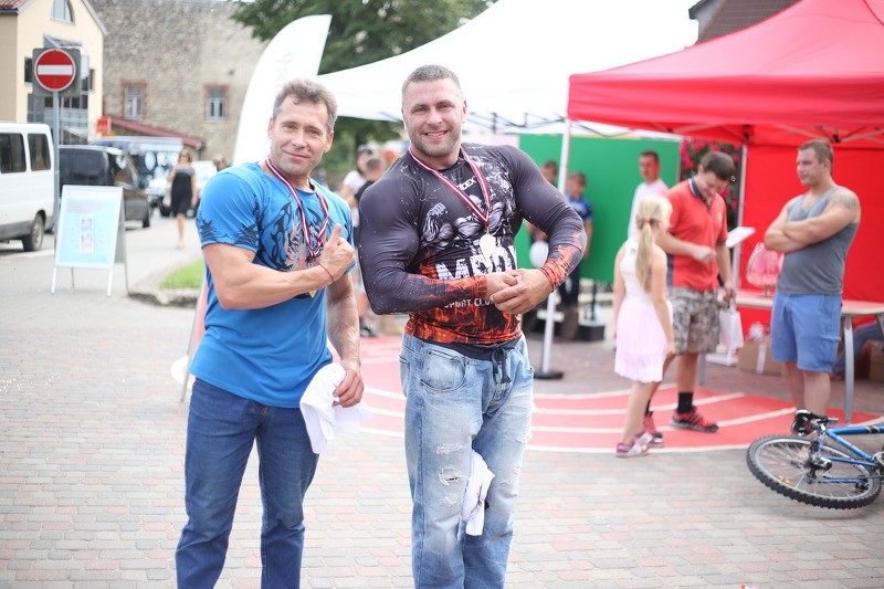 Cēsu posmā sacensībās “Latvijas spēcīgākā pilsēta” jauns rekords sieviešu grupā