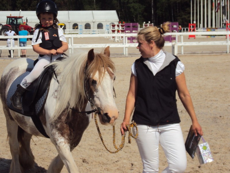 Cēsniekiem panākumi jāšanas sportā