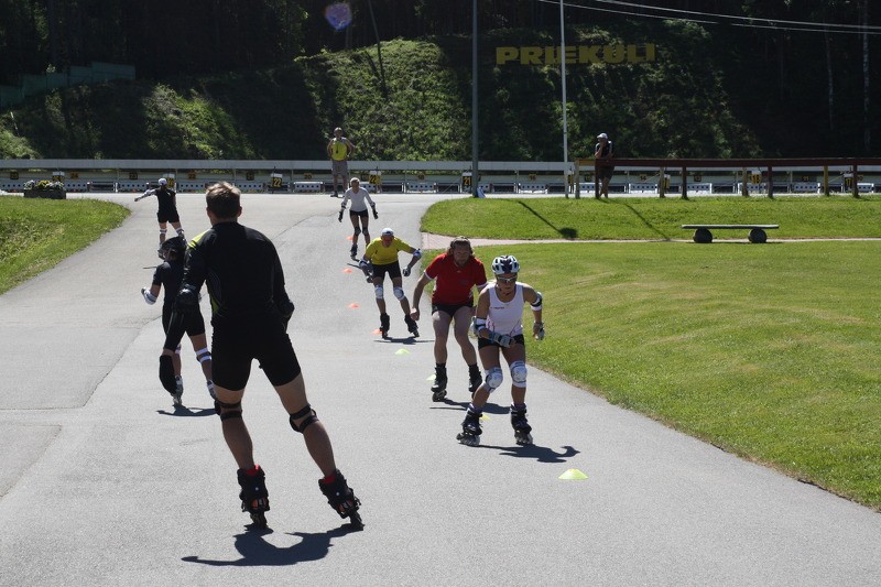 Cēsu Olimpiskajā centrā darbu atsāk skrituļslidu noma