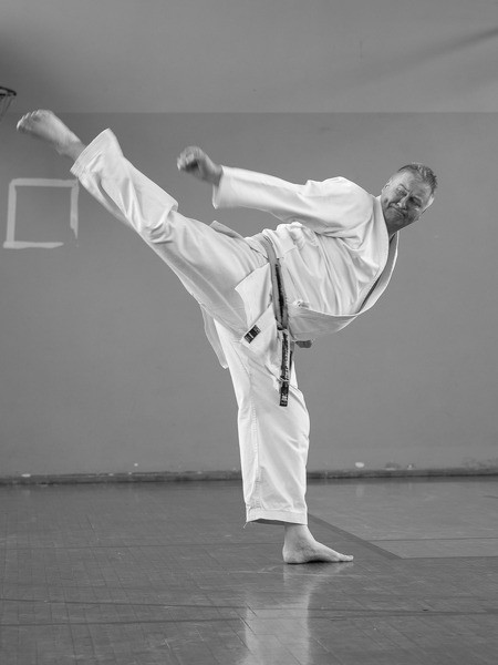 Tradicionālā karatē seminārs (nodarbību cikls) ārvalstu meistara Leigh Smith (7.Dans, Lielbritānija) vadībā