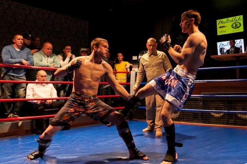 Cēsīs norisināsies cīņas sporta šovs "Dzelzs Dūre"