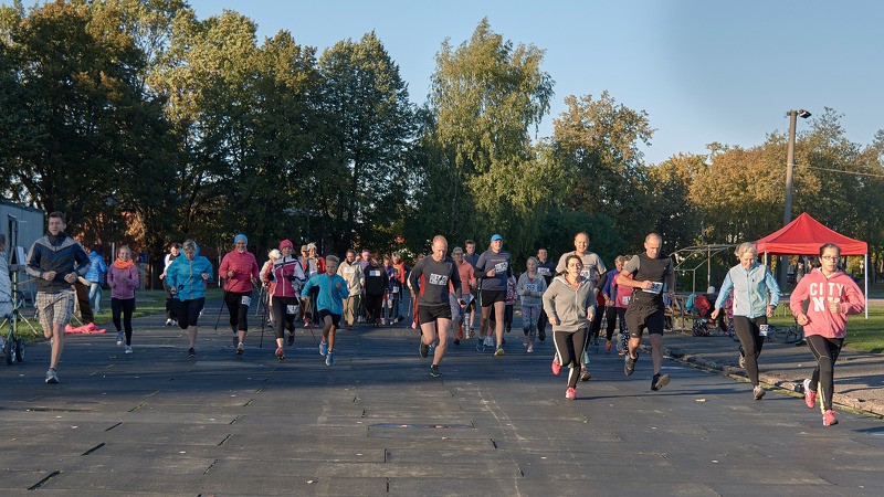 Noslēdzies skriešanas – nūjošanas seriāls “Cēsu apļi 2015”