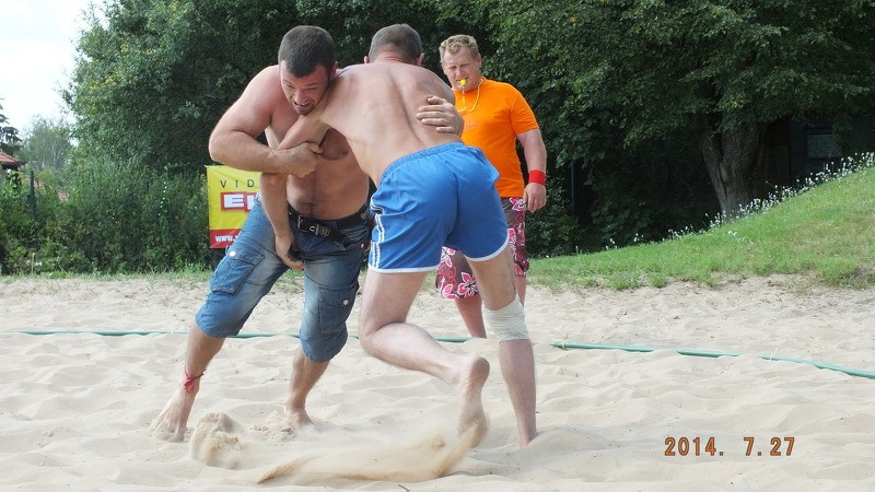 Cēsu pilsētas un CSK „Ferrum” organizēts čempionāts pludmales cīņās Pūces ielā 2