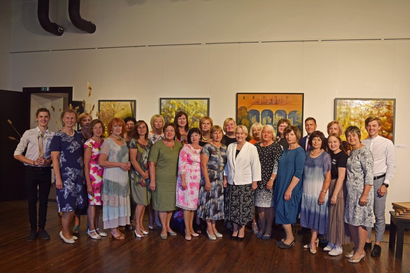 Sveikti ilggadīgie Cēsu izglītības iestāžu pedagogi