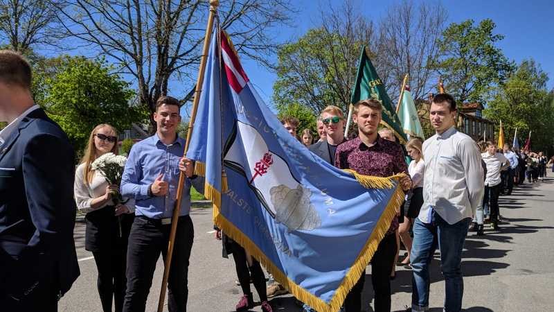 DACVĢ piedalījās Cēsu pulka Skolnieku rotas ceļojošā piemiņas karoga maiņas pasākumā