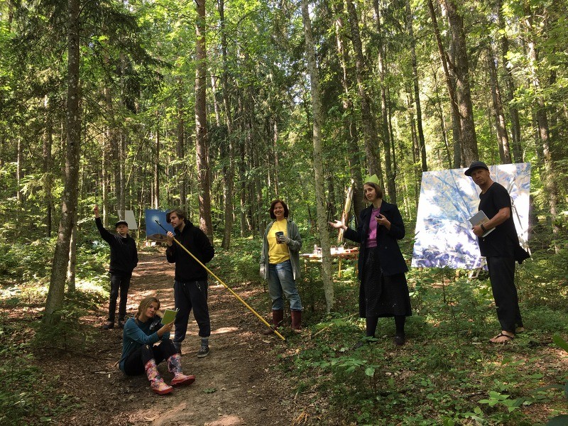 Lielformāta gleznu izstāde "Pārvēršanās"