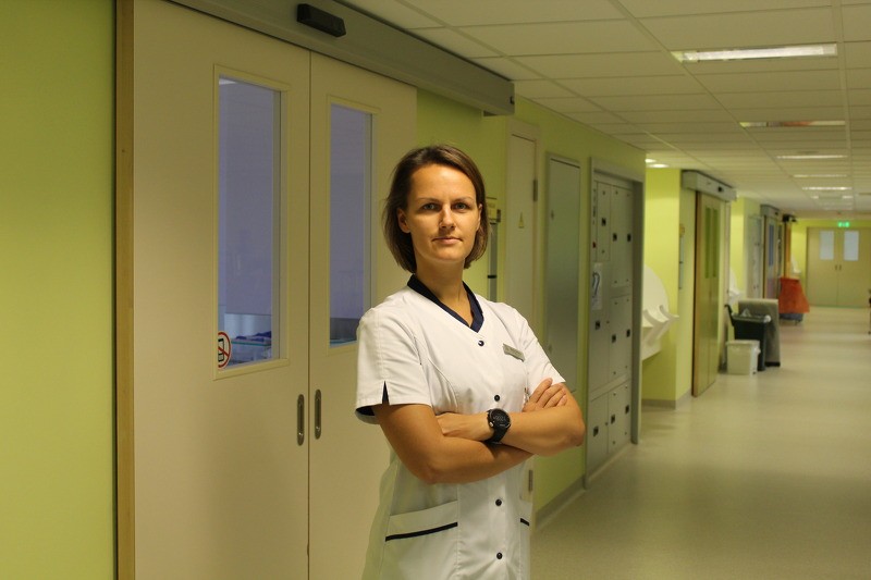 Cēsu klīnikas ķirurgs Baiba Gabrāne saņēmusi sertifikātu ķirurģijā