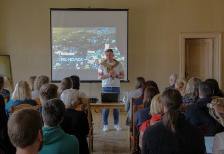 Aizvadīta Cēsu novada tūrisma uzņēmēju tikšanās Lielstraupes pilī