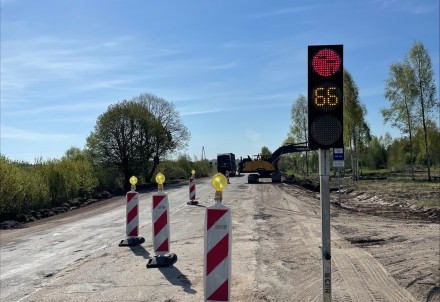 Sākta ceļa Stalbe-Cēsis pārbūve; aicinām plānot papildu laiku ceļā