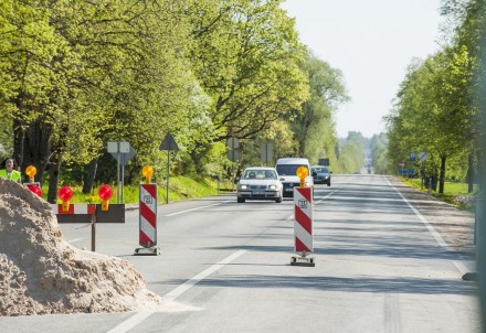 Autovadītāju ievērībai: no Stalbes līdz Cēsīm seši luksoforu posmi