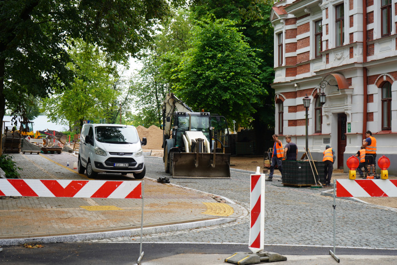 Turpinās būvdarbi Stacijas laukumā – top jaunais vizuālais veidols