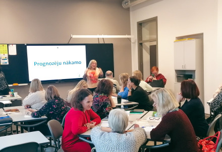 Turpinās profesionālā atbalsta pasākumi novada pedagogiem