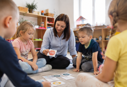 Programma STOP 4-7 palīdz bērniem labāk izprast emocijas un sadarboties