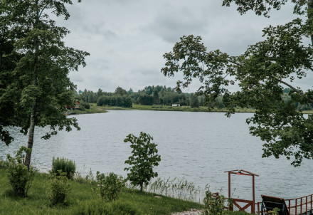 Turpinās ūdens kvalitātes kontrole Cēsu novada peldvietās